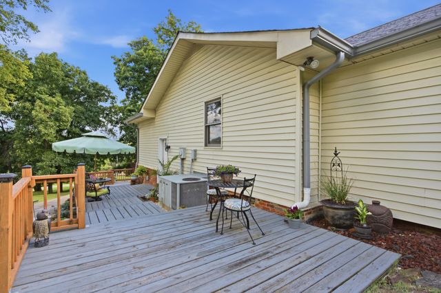1053 Hillview Dr, Hendersonville, TN 37075