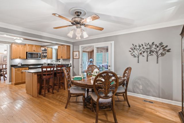 1053 Hillview Dr, Hendersonville, TN 37075