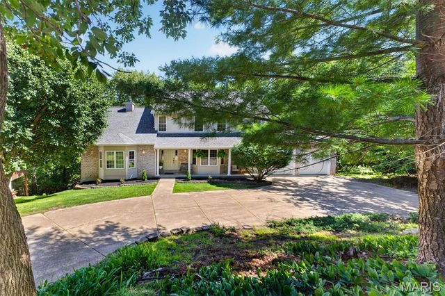 5012 Oak Bluff Drive, High Ridge, MO 63049