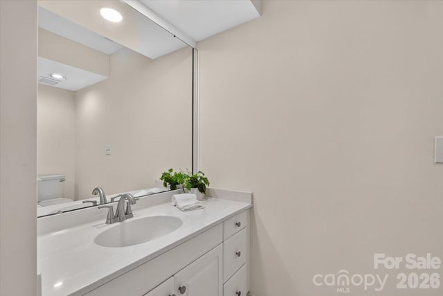 1804 Meadowood Lane, Charlotte, NC 28211