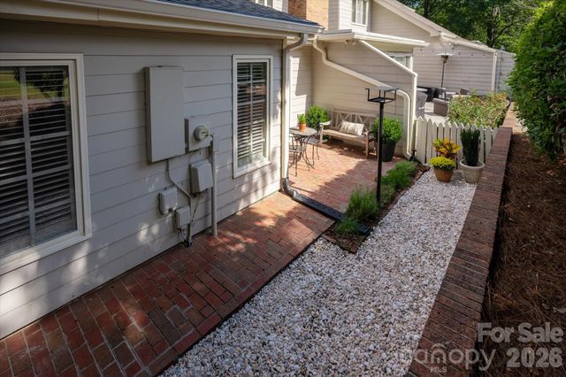 1804 Meadowood Lane, Charlotte, NC 28211
