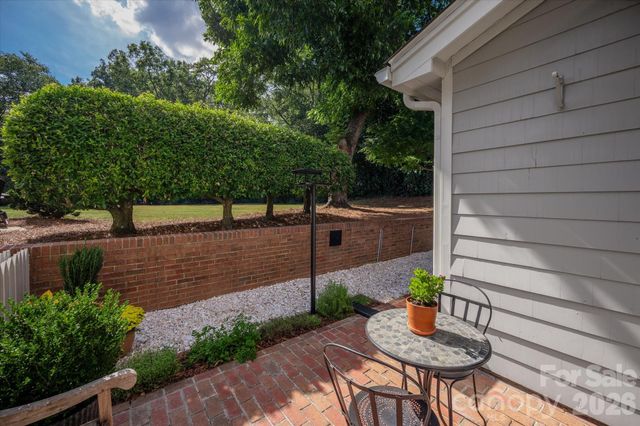 1804 Meadowood Lane, Charlotte, NC 28211