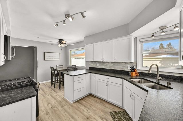 N85W17294 Lee PLACE, Menomonee Falls, WI 53051