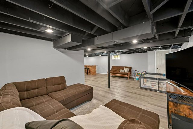 N85W17294 Lee PLACE, Menomonee Falls, WI 53051