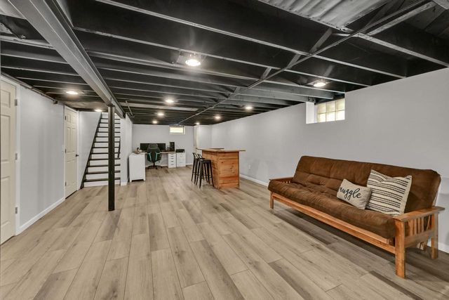 N85W17294 Lee PLACE, Menomonee Falls, WI 53051