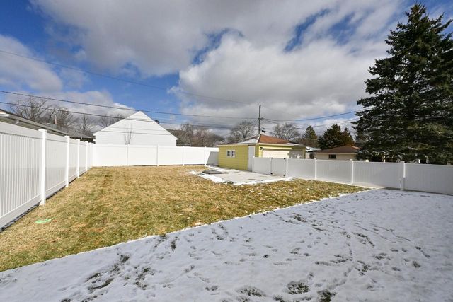 N85W17294 Lee PLACE, Menomonee Falls, WI 53051