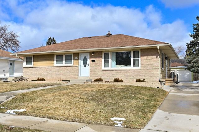 N85W17294 Lee PLACE, Menomonee Falls, WI 53051