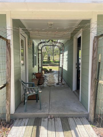 9214 County Road 393, Jewett, TX 75846