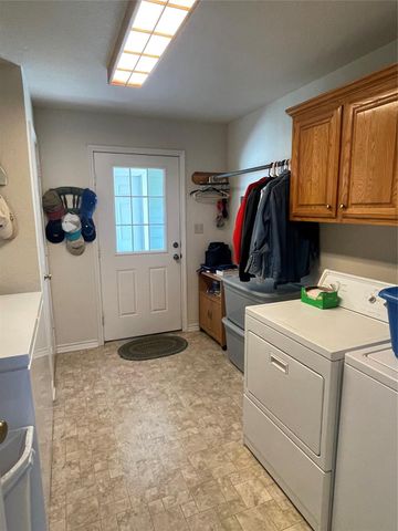 9214 County Road 393, Jewett, TX 75846