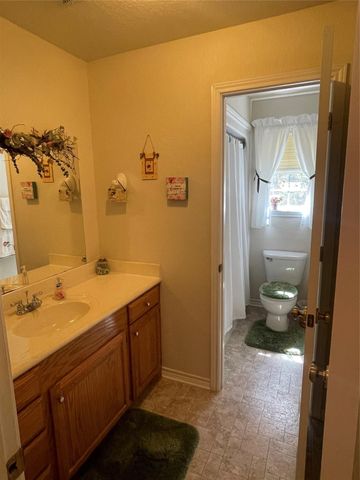 9214 County Road 393, Jewett, TX 75846