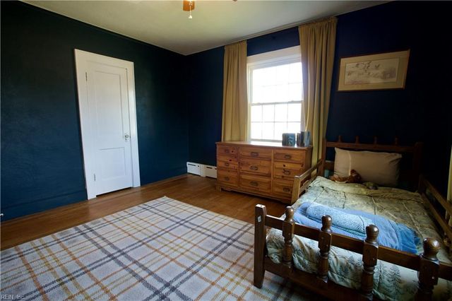 24 N Court ST, Windsor, VA 23487