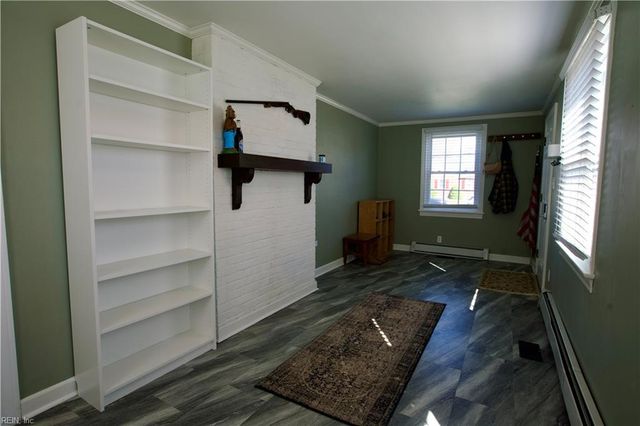 24 N Court ST, Windsor, VA 23487