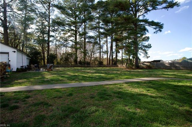 24 N Court ST, Windsor, VA 23487