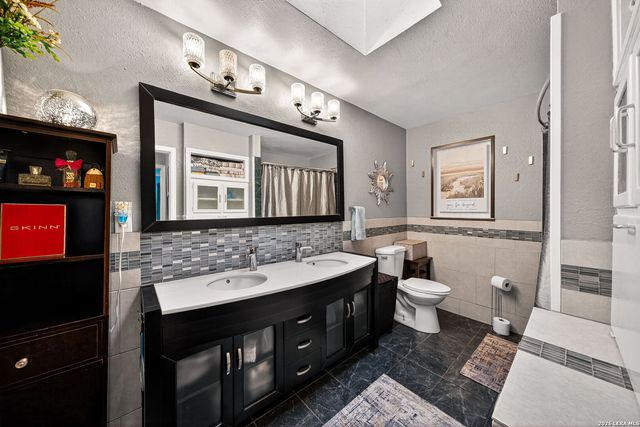 19815 GREENHILL DR, Helotes, TX 78023