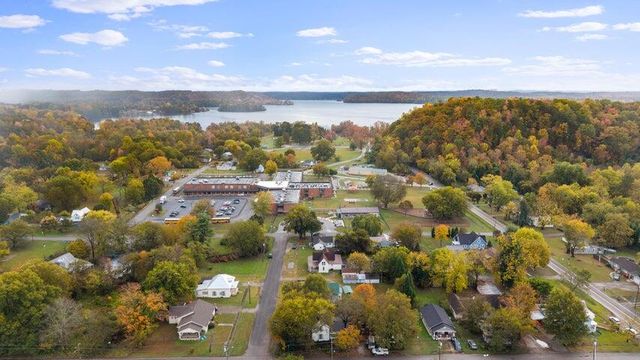 214 E Rhea Avenue, Spring City, TN 37381