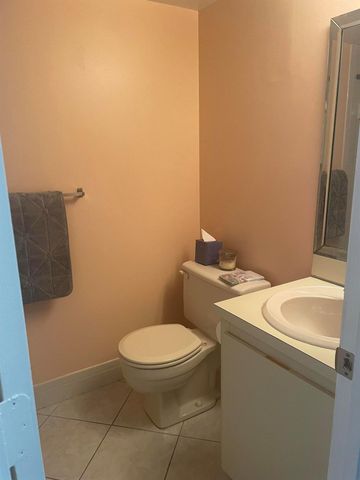 7523 S Oriole Boulevard 102, Delray Beach, FL 33446