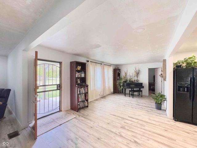 5231 E Cheryl Lane, Indianapolis, IN 46203