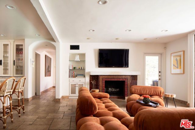 2225 Malaga Road, Los Angeles, CA 90068