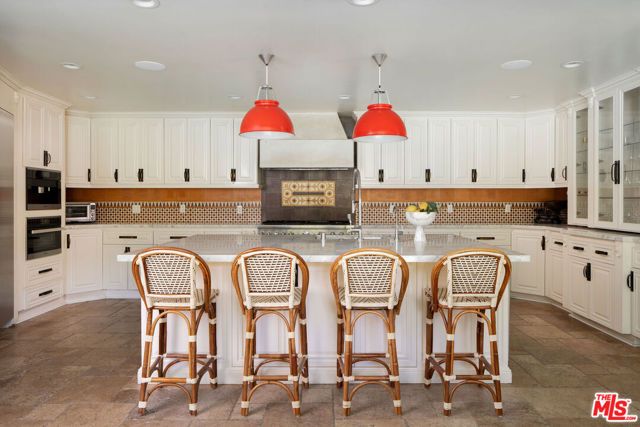 2225 Malaga Road, Los Angeles, CA 90068