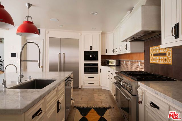 2225 Malaga Road, Los Angeles, CA 90068