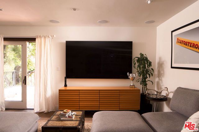 2225 Malaga Road, Los Angeles, CA 90068