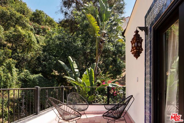 2225 Malaga Road, Los Angeles, CA 90068