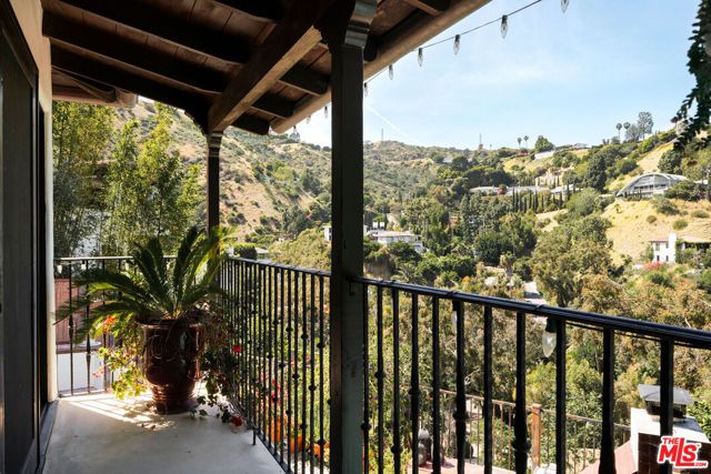 2225 Malaga Road, Los Angeles, CA 90068