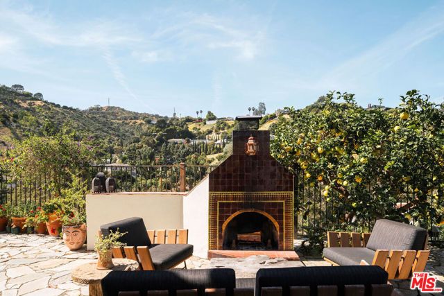 2225 Malaga Road, Los Angeles, CA 90068