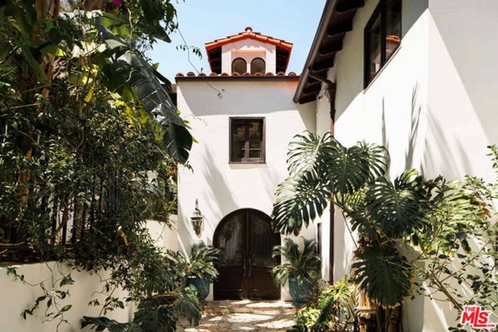 2225 Malaga Road, Los Angeles, CA 90068