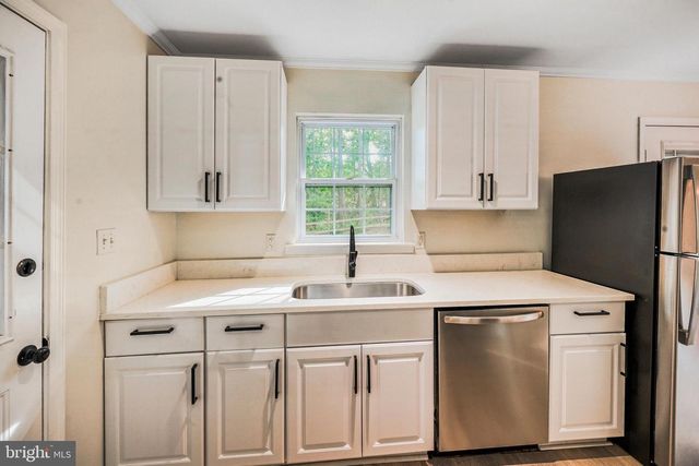 32 MILTONS LN, Louisa, VA 23093