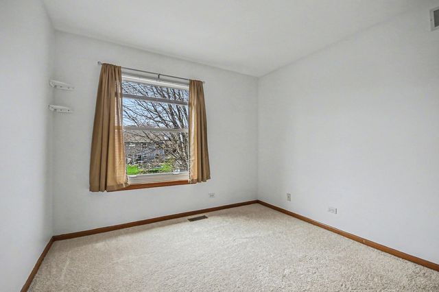 112 Seton Creek Drive, Oswego, IL 60543