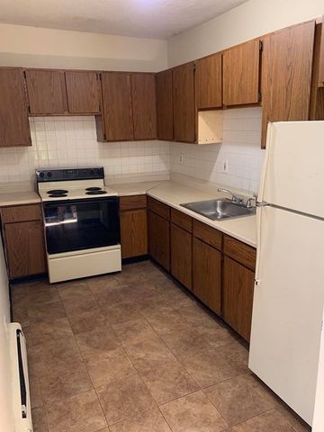 2942-2946 Main St, Springfield, MA 01107