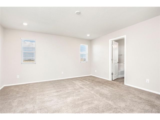 5725 Hanover St, Denver, CO 80238