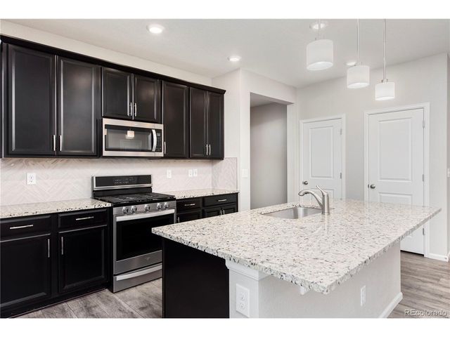 5725 Hanover St, Denver, CO 80238