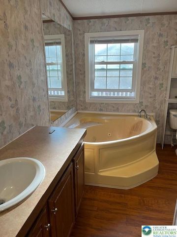 299 Twin Brook Road, Allen Twp, PA 18067