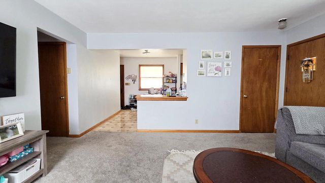 7408 W Carmen AVENUE, Milwaukee, WI 53218