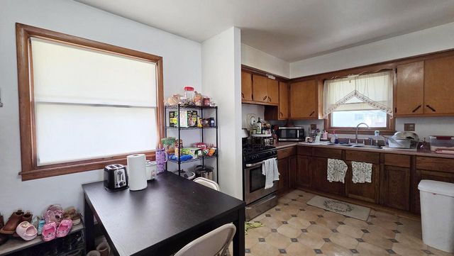 7408 W Carmen AVENUE, Milwaukee, WI 53218