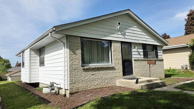 7408 W Carmen AVENUE, Milwaukee, WI 53218