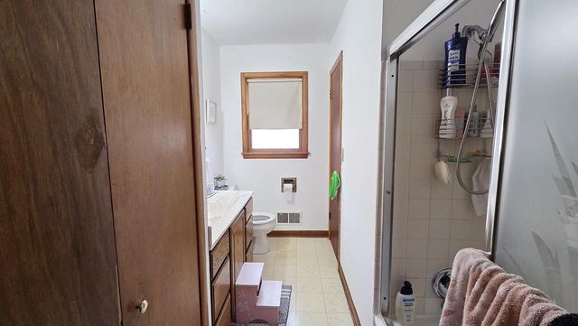 7408 W Carmen AVENUE, Milwaukee, WI 53218