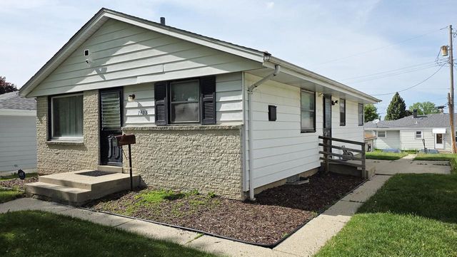 7408 W Carmen AVENUE, Milwaukee, WI 53218