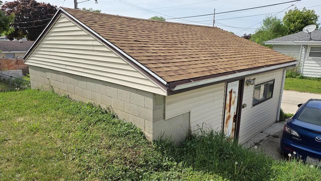 7408 W Carmen AVENUE, Milwaukee, WI 53218