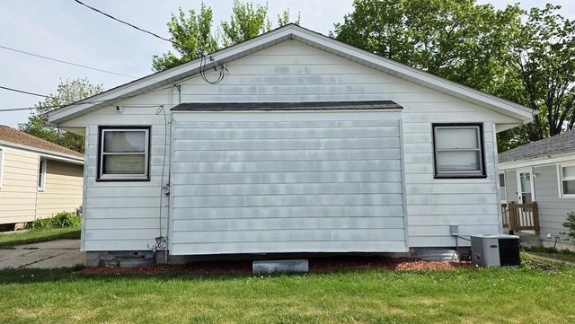 7408 W Carmen AVENUE, Milwaukee, WI 53218