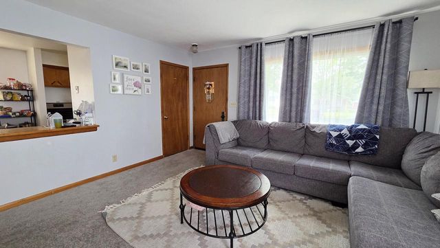 7408 W Carmen AVENUE, Milwaukee, WI 53218