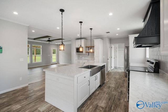 48 County Road 732, Henagar, AL 35978