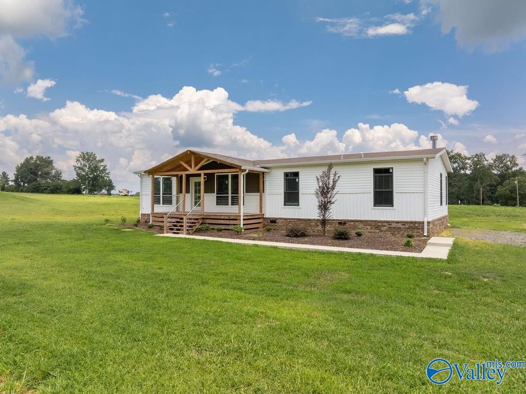 48 County Road 732, Henagar, AL 35978