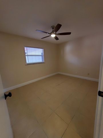 313 SW 1st Court SW L-4, Pompano Beach, FL 33060