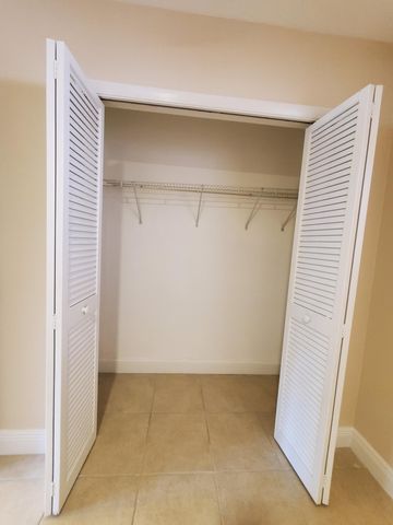 313 SW 1st Court SW L-4, Pompano Beach, FL 33060