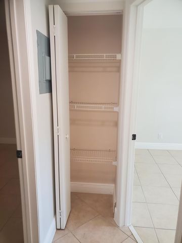 313 SW 1st Court SW L-4, Pompano Beach, FL 33060