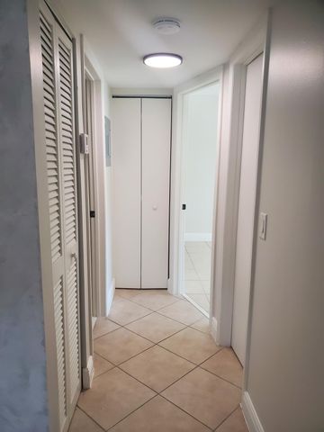 313 SW 1st Court SW L-4, Pompano Beach, FL 33060