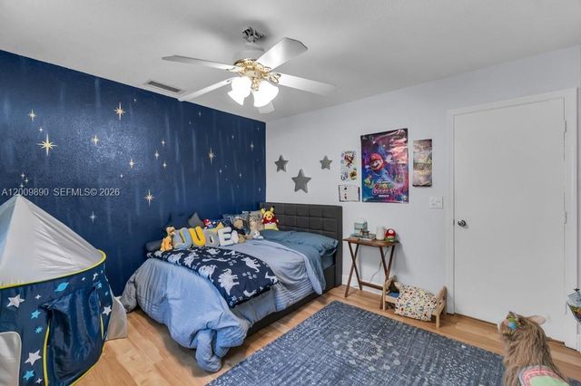 620 Lake Dasha Cir, Plantation, FL 33324